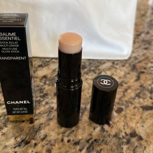 Chanel Baumé Essentiel Multi Usage Glow Stick in Transparent